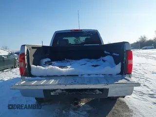 2010 Chevrolet Silverado 1500 LS with VIN 1GCSCREA8AZ275862, listed as a IAAI auction lot 41621090 with 280,598 mi miles. Bid and sale history available at carsss.com. Image 17.