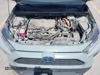 2020 Toyota RAV4 Hybrid XLE z VIN 4T3RWRFVXLU005428, wystawiony jako IAAI lot #42223346 z przebiegiem 123 168 mil mil oraz . Historia ofert i sprzedaży dostępna na DreamBid. Obrazek 10.