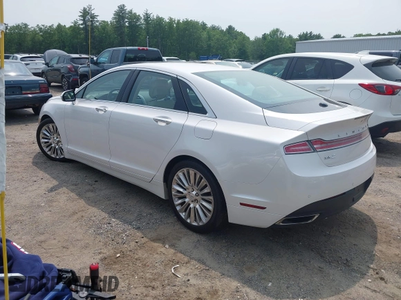 2015 Lincoln MKZ z VIN 3LN6L2G96FR625086, wystawiony jako IAAI lot #42406467 z przebiegiem 24 130 mil mil oraz . Historia ofert i sprzedaży dostępna na DreamBid. Obrazek 3.