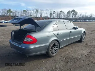 2008 Mercedes-Benz E-Class Luxury 3.5L with VIN WDBUF87X08B322847, listed as a IAAI auction lot 41819812 with 999,999 mi miles. Bid and sale history available at carsss.com. Image 4.