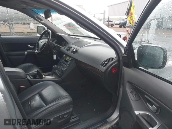 2011 Volvo XC90 I6 z VIN YV4952CY7B1573509, wystawiony jako IAAI lot #41897274 z przebiegiem 229 597 mil mil oraz . Historia ofert i sprzedaży dostępna na DreamBid. Obrazek 5.
