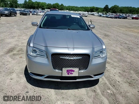 2016 Chrysler 300 Limited z VIN 2C3CCAAG0GH207942, wystawiony jako Copart lot #57915885 z przebiegiem 96 150 mil mil oraz Szkoda całkowita • Salvage title. Historia ofert i sprzedaży dostępna na DreamBid. Obrazek 13.