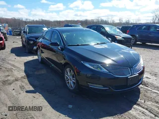 2014 Lincoln MKZ with VIN 3LN6L2G90ER827467, listed as a IAAI auction lot 41938478 with 208,320 mi miles. Bid and sale history available at carsss.com. Image 1.