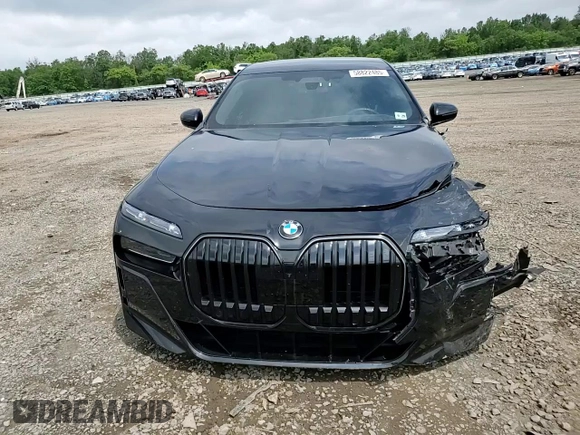 2024 BMW 7 Series 760i xDrive with VIN WBA33EJ05RCS20369, listed as a Copart auction lot 58822485 with 14,554 mi miles and Salvage title. Bid and sale history available at DreamBid. Image 13.