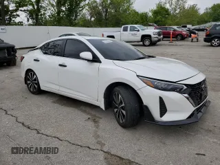 2024 Nissan Sentra SV z VIN 3N1AB8CV6RY311278, wystawiony jako Copart lot #55789685 z przebiegiem 13 029 mil mil oraz Szkoda całkowita • Salvage title. Historia ofert i sprzedaży dostępna na DreamBid. Obrazek 4.