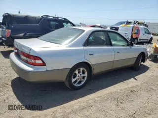 2000 Lexus ES 300 with VIN JT8BF28G3Y5084655, listed as a Copart auction lot 56600925 with 105,499 mi miles and Clean title. Bid and sale history available at DreamBid. Image 3.
