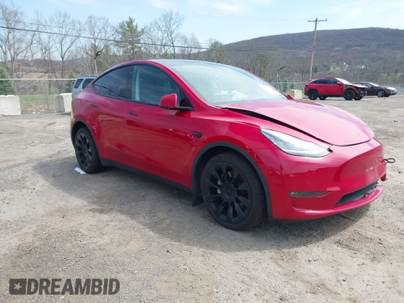 2021 Tesla Model Y Long Range with VIN 5YJYGDEE0MF209191, listed as a IAAI auction lot 41937507 with 56,131 mi miles. Bid and sale history available at carsss.com. Image 1.
