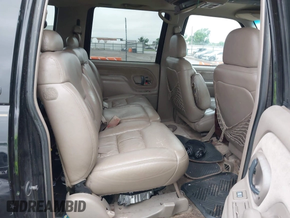 1999 Chevrolet Suburban with VIN 3GNGK26J8XG220021, listed as a IAAI auction lot 42145815 with 172,956 mi miles and . Bid and sale history available at DreamBid. Image 8.