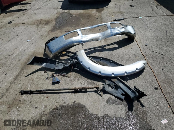 2005 Ford F-350 XL z VIN 1FTWW31P55EA70013, wystawiony jako Copart lot #62473005 z przebiegiem 205 642 mil mil oraz Szkoda całkowita • Salvage title. Historia ofert i sprzedaży dostępna na DreamBid. Obrazek 12.