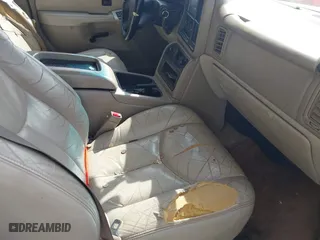 2003 Chevrolet Tahoe LT with VIN 1GNEC13Z33J145665, listed as a IAAI auction lot 41807970 with 307,997 mi miles. Bid and sale history available at carsss.com. Image 5.