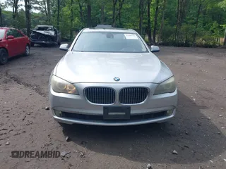 2011 BMW 7 Series 750Li xDrive z VIN WBAKC8C53BC433168, wystawiony jako IAAI lot #42189726 z przebiegiem 177 368 mil mil oraz . Historia ofert i sprzedaży dostępna na DreamBid. Obrazek 12.