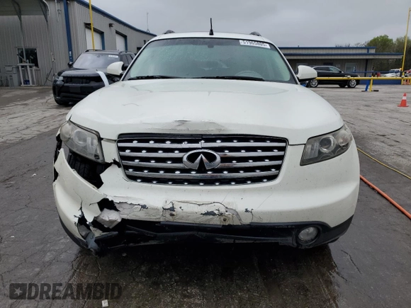 2005 Infiniti FX z VIN JNRAS08W95X201000, wystawiony jako Copart lot #51965805 z przebiegiem 293 681 mil mil oraz Szkody całkowita. Historia ofert i sprzedaży dostępna na DreamBid. Obrazek 5.