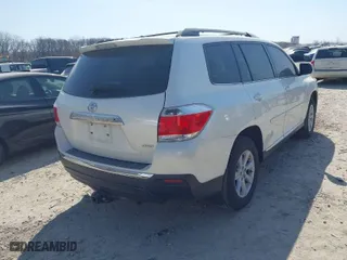 2013 Toyota Highlander with VIN 5TDBK3EH9DS253758, listed as a IAAI auction lot 41738523 with 162,083 mi miles. Bid and sale history available at carsss.com. Image 4.