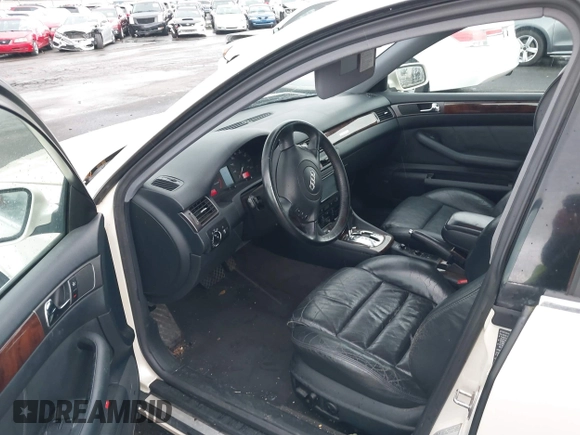 2000 Audi A6 z VIN WAUED24B6YN045067, wystawiony jako IAAI lot #41104622 z przebiegiem 182 126 mil mil oraz . Historia ofert i sprzedaży dostępna na DreamBid. Obrazek 5.