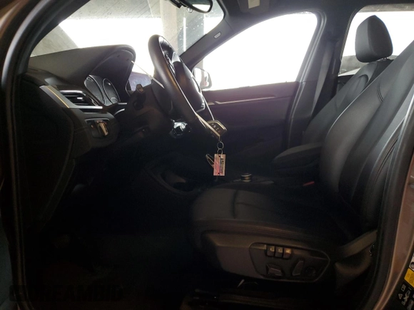 2020 BMW X1 xDrive28i with VIN WBXJG9C05L5R40935, listed as a Copart auction lot 47145335 with 46,554 mi miles and Salvage Title. Bid and sale history available at carsss.com. Image 7.