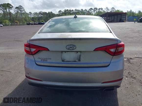 2016 Hyundai Sonata SE z VIN 5NPE24AF0GH335038, wystawiony jako IAAI lot #41958970 z przebiegiem 142 468 mil mil oraz . Historia ofert i sprzedaży dostępna na DreamBid. Obrazek 16.