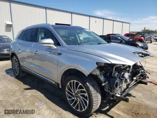 2020 Lincoln Nautilus Reserve with VIN 2LMPJ8KP8LBL18861, listed as a Copart auction lot 44772663 with 24,927 mi miles. Bid and sale history available at carsss.com. Image 4.
