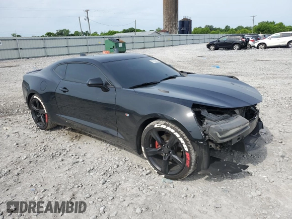 2017 Chevrolet Camaro 1LT z VIN 1G1FB1RX3H0170559, wystawiony jako Copart lot #55655385 z przebiegiem 155 566 mil mil oraz Szkoda całkowita • Salvage title. Historia ofert i sprzedaży dostępna na DreamBid. Obrazek 4.
