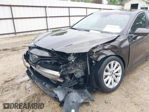 2020 Toyota Camry LE with VIN 4T1C11AK1LU320677, listed as a IAAI auction lot 41914421 with 94,291 mi miles. Bid and sale history available at carsss.com. Image 6.