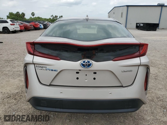 2020 Toyota Prius LE z VIN JTDKARFP9L3138248, wystawiony jako Copart lot #54676615 z przebiegiem 43 323 mil mil oraz Szkoda całkowita • Salvage title. Historia ofert i sprzedaży dostępna na DreamBid. Obrazek 6.