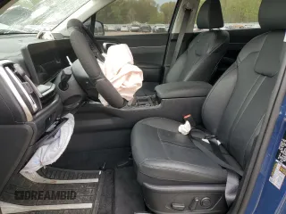 2025 Kia Sorento S z VIN 5XYRL4JC4SG336391, wystawiony jako Copart lot #51675715 z przebiegiem 6 021 mil mil oraz Szkoda całkowita • Salvage title. Historia ofert i sprzedaży dostępna na DreamBid. Obrazek 7.