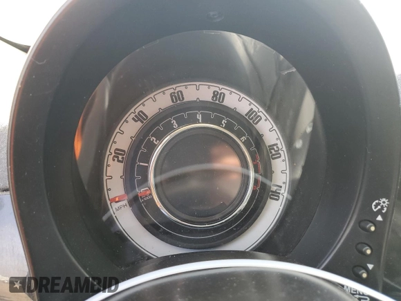 2013 FIAT 500 Pop z VIN 3C3CFFAR7DT711185, wystawiony jako Copart lot #54407005 z przebiegiem Nie podano mil oraz Szkoda całkowita • Salvage title. Historia ofert i sprzedaży dostępna na DreamBid. Obrazek 9.