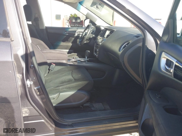 2014 Nissan Pathfinder SV with VIN 5N1AR2MN4EC654030, listed as a IAAI auction lot 41797650 with 129,731 mi miles. Bid and sale history available at carsss.com. Image 5.