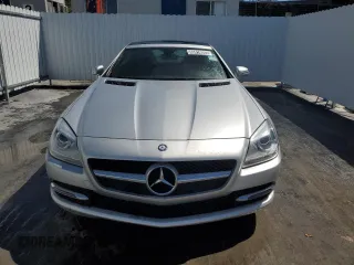 2015 Mercedes-Benz SLK 250 z VIN WDDPK4HA5FF099715, wystawiony jako Copart lot #46414085 z przebiegiem 63 532 mil mil oraz Czysty tytuł • Clean title. Historia ofert i sprzedaży dostępna na DreamBid. Obrazek 5.