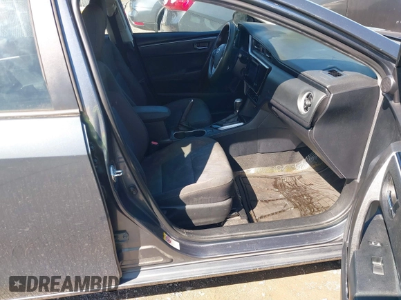 2018 Toyota Corolla L z VIN 2T1BURHE0JC986638, wystawiony jako IAAI lot #41871424 z przebiegiem 248 509 mil mil oraz . Historia ofert i sprzedaży dostępna na DreamBid. Obrazek 5.