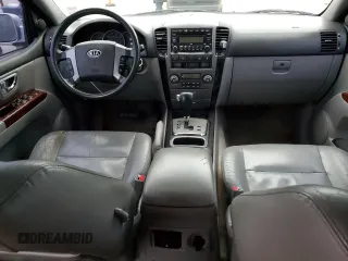 2007 Kia Sorento LX z VIN KNDJC736575715504, wystawiony jako Copart lot #87422664 z przebiegiem 223 225 mil mil oraz Szkoda całkowita • Salvage title. Historia ofert i sprzedaży dostępna na DreamBid. Obrazek 8.