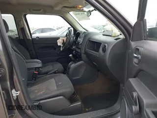2015 Jeep Patriot Altitude Edition with VIN 1C4NJPBA3FD419477, listed as a IAAI auction lot 41878058 with 174,652 mi miles. Bid and sale history available at carsss.com. Image 5.