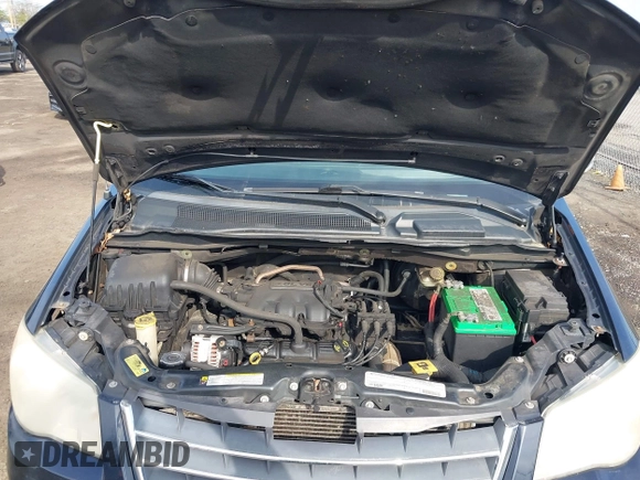 2010 Chrysler Town & Country Touring Plus with VIN 2A4RR8D1XAR480600, listed as a IAAI auction lot 42074257 with 195,154 mi miles and . Bid and sale history available at DreamBid. Image 10.