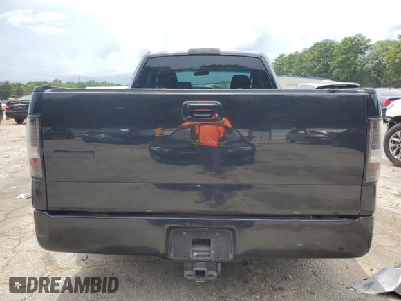 2006 Ford F-150 XL z VIN 1FTRF12206NA79563, wystawiony jako Copart lot #64452635 z przebiegiem 224 956 mil mil oraz Czysty tytuł • Clean title. Historia ofert i sprzedaży dostępna na DreamBid. Obrazek 6.