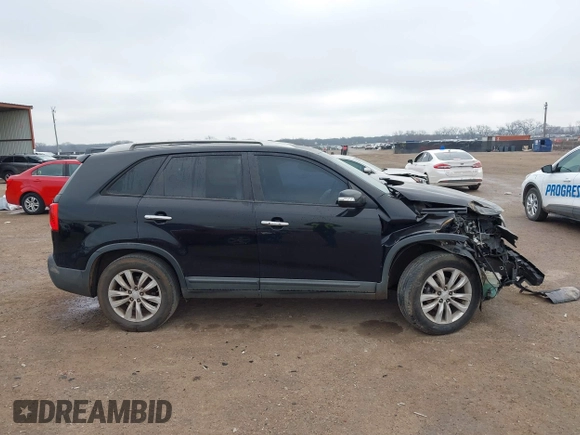 2011 Kia Sorento EX with VIN 5XYKU4A13BG057477, listed as a IAAI auction lot 41512528 with 127,923 mi miles. Bid and sale history available at carsss.com. Image 13.