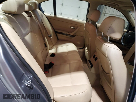 2009 BMW 3 Series 328i xDrive with VIN WBAPK53519A511752, listed as a Copart auction lot 60935025 with 129,307 mi miles and Salvage title. Bid and sale history available at DreamBid. Image 10.