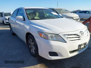 2011 Toyota Camry LE z VIN 4T4BF3EK4BR201724, wystawiony jako IAAI lot #41151679 z przebiegiem 155 972 mil mil oraz . Historia ofert i sprzedaży dostępna na DreamBid. Obrazek 1.