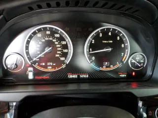 2014 BMW X5 xDrive50i z VIN 5UXKR6C58E0C03414, wystawiony jako Copart lot #47437935 z przebiegiem 126 402 mil mil oraz Szkoda całkowita • Salvage title. Historia ofert i sprzedaży dostępna na DreamBid. Obrazek 9.