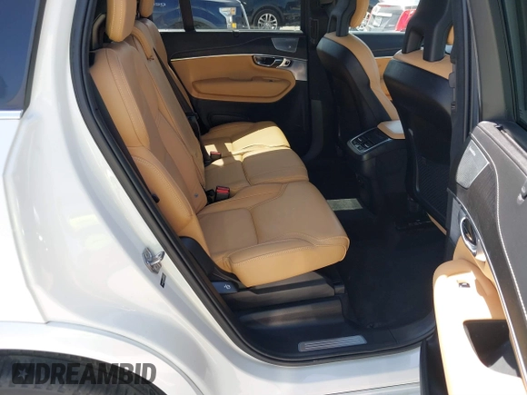 2021 Volvo XC90 Inscription with VIN YV4A22PLXM1773176, listed as a IAAI auction lot 41807839 with 34,245 mi miles. Bid and sale history available at carsss.com. Image 8.