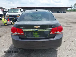 2014 Chevrolet Cruze 1LT z VIN 1G1PC5SBXE7178264, wystawiony jako IAAI lot #42387875 z przebiegiem 125 437 mil mil oraz . Historia ofert i sprzedaży dostępna na DreamBid. Obrazek 16.