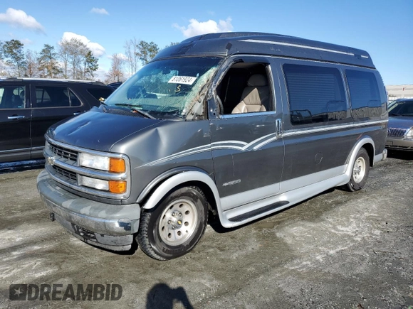 2000 Chevrolet Express Cargo Van w/YF7 with VIN 1GBFG15R2Y1196746, listed as a Copart auction lot 81061924 with 88,335 mi miles and Salvage Title. Bid and sale history available at carsss.com. Image 1.