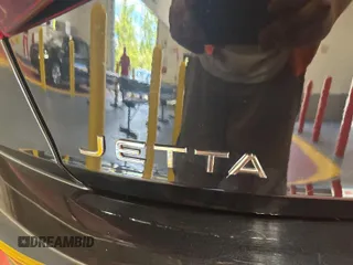 2024 Volkswagen Jetta S с VIN 3VW5M7BU2RM079505, выставлен на аукционе IAAI как лот 42808841 с пробегом 21 446 миль миль и . История ставок и продаж доступна на DreamBid. Изображение 26.