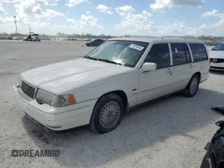1998 Volvo V90 с VIN YV1KW9602W1045893, выставлен на аукционе Copart как лот 77673814 с пробегом 199 932 миль миль и Списание • Salvage title. История ставок и продаж доступна на DreamBid. Изображение 1.