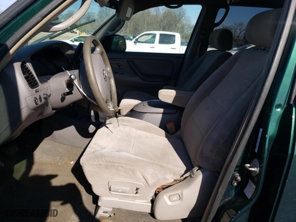 2004 Toyota Sequoia SR5 with VIN 5TDZT34A24S220925, listed as a Copart auction lot 43048845 with 258,299 mi miles and Salvage Title. Bid and sale history available at carsss.com. Image 7.