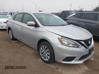 2017 Nissan Sentra S z VIN 3N1AB7AP2HY355808, wystawiony jako IAAI lot #41432709 z przebiegiem 82 415 mil mil oraz . Historia ofert i sprzedaży dostępna na DreamBid. Obrazek 1.