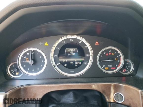 2013 Mercedes-Benz E 350 Luxury with VIN WDDHF8JB3DA680000, listed as a Copart auction lot 54690675 with 209,987 mi miles and Salvage Title. Bid and sale history available at DreamBid. Image 9.