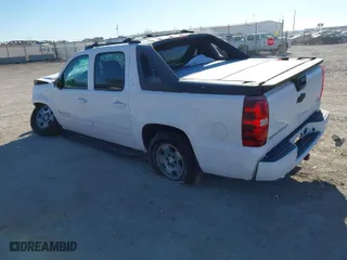 2010 Chevrolet Avalanche LT with VIN 3GNVKFE06AG280359, listed as a IAAI auction lot 41308118 with 221,405 mi miles. Bid and sale history available at carsss.com. Image 3.