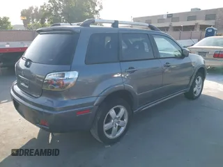 2005 Mitsubishi Outlander z VIN JA4LX81F35U005245, wystawiony jako IAAI lot #42430398 z przebiegiem 221 922 mil mil oraz . Historia ofert i sprzedaży dostępna na DreamBid. Obrazek 4.