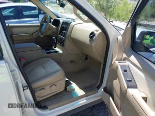 2008 Ford Explorer XLT z VIN 1FMEU73E68UA87462, wystawiony jako IAAI lot #42695400 z przebiegiem 295 164 mil mil oraz . Historia ofert i sprzedaży dostępna na DreamBid. Obrazek 5.