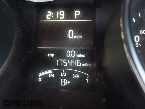 2015 Volkswagen Jetta SE z VIN 3VWD17AJ8FM323116, wystawiony jako IAAI lot #42246679 z przebiegiem 175 446 mil mil oraz . Historia ofert i sprzedaży dostępna na DreamBid. Obrazek 16.
