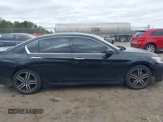 2016 Honda Accord Touring z VIN 1HGCR3F94GA021952, wystawiony jako IAAI lot #41812444 z przebiegiem 209 795 mil mil oraz . Historia ofert i sprzedaży dostępna na DreamBid. Obrazek 13.